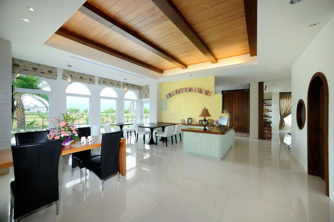 ซันแลกซ์ บีแอนด์บี Apartment Yilan ภายนอก รูปภาพ