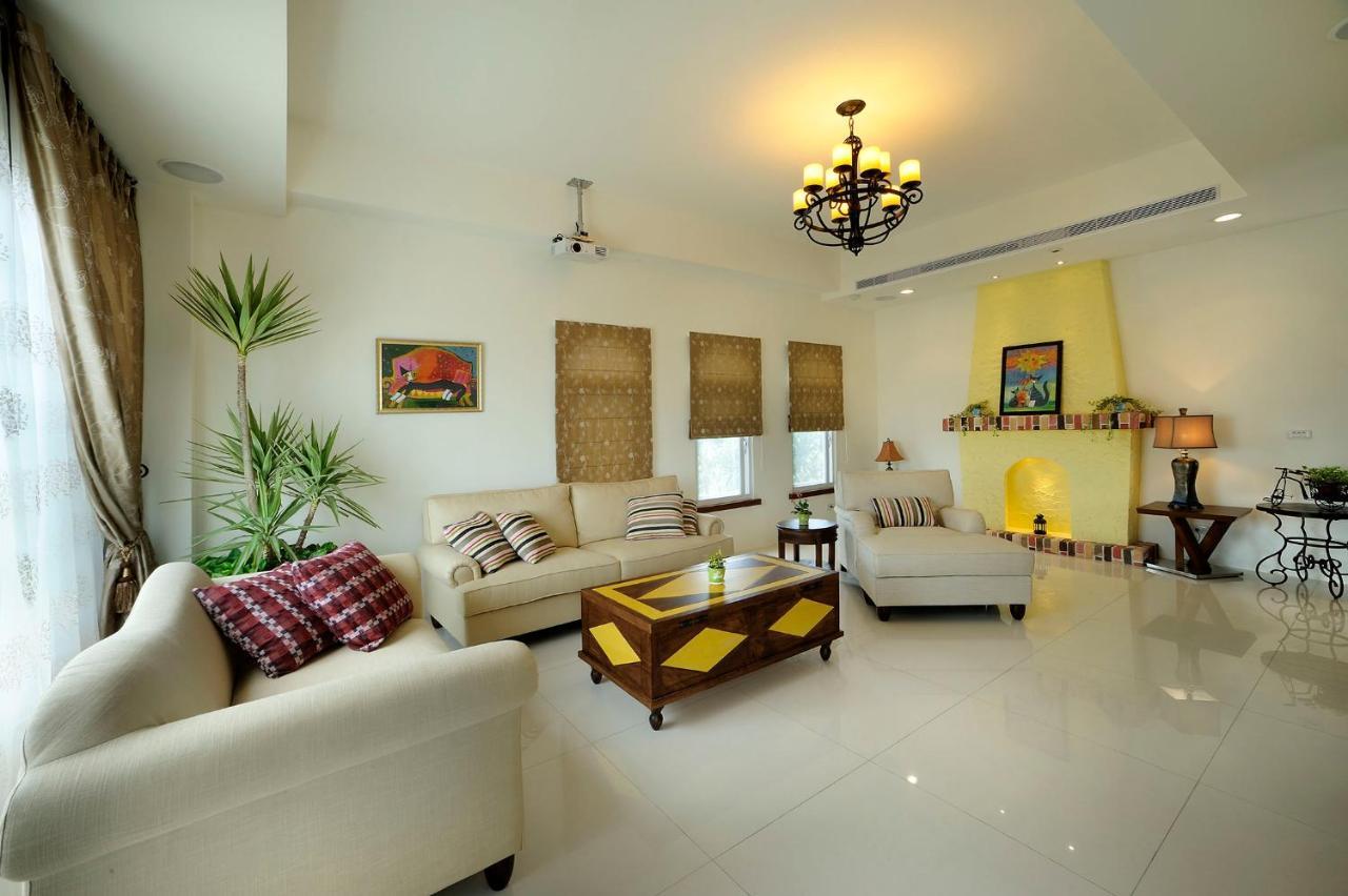 ซันแลกซ์ บีแอนด์บี Apartment Yilan ภายนอก รูปภาพ